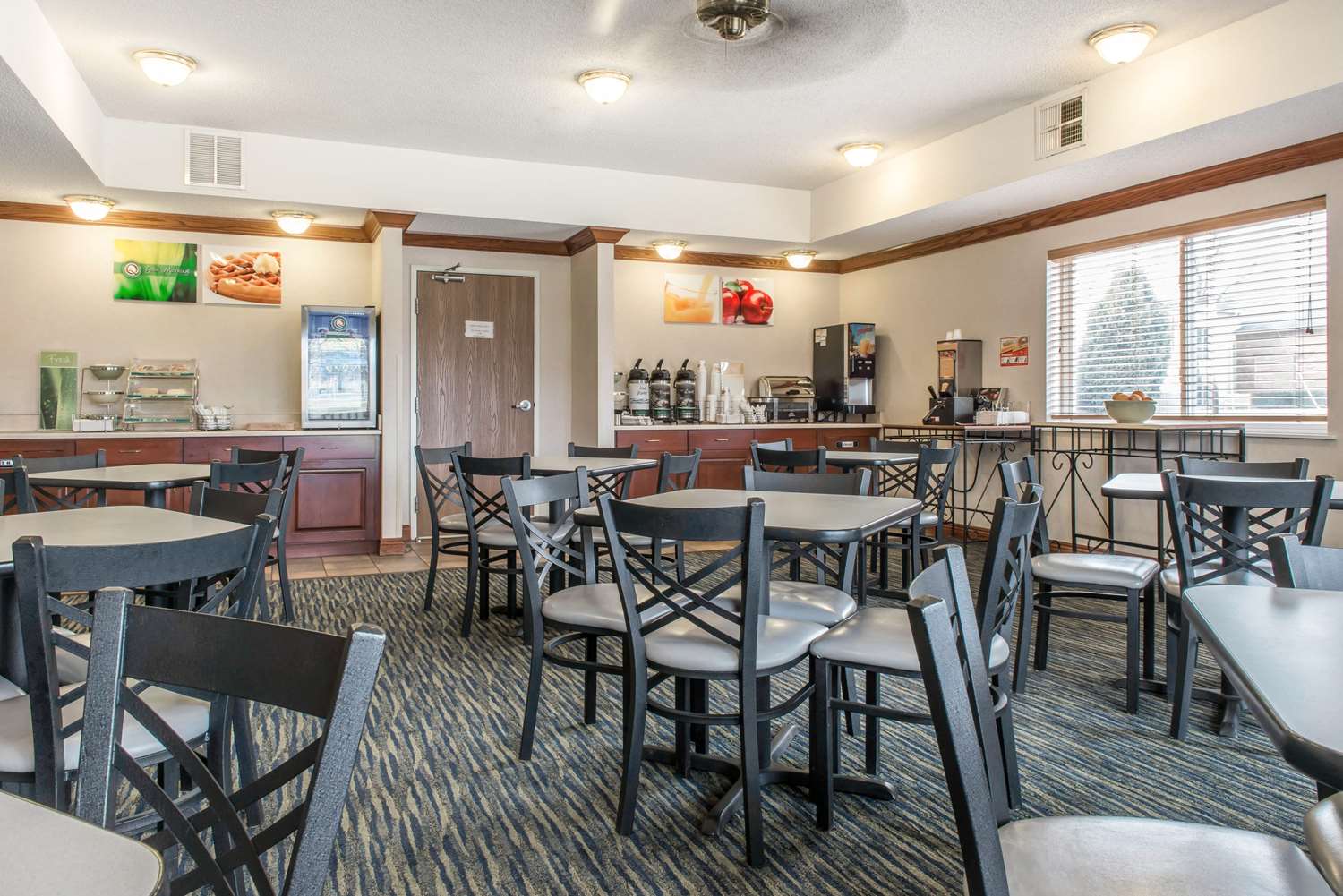 Quality Inn & Suites Titusville PA 17/21