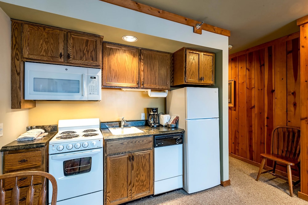 Lodge At Mountain Village 9/77