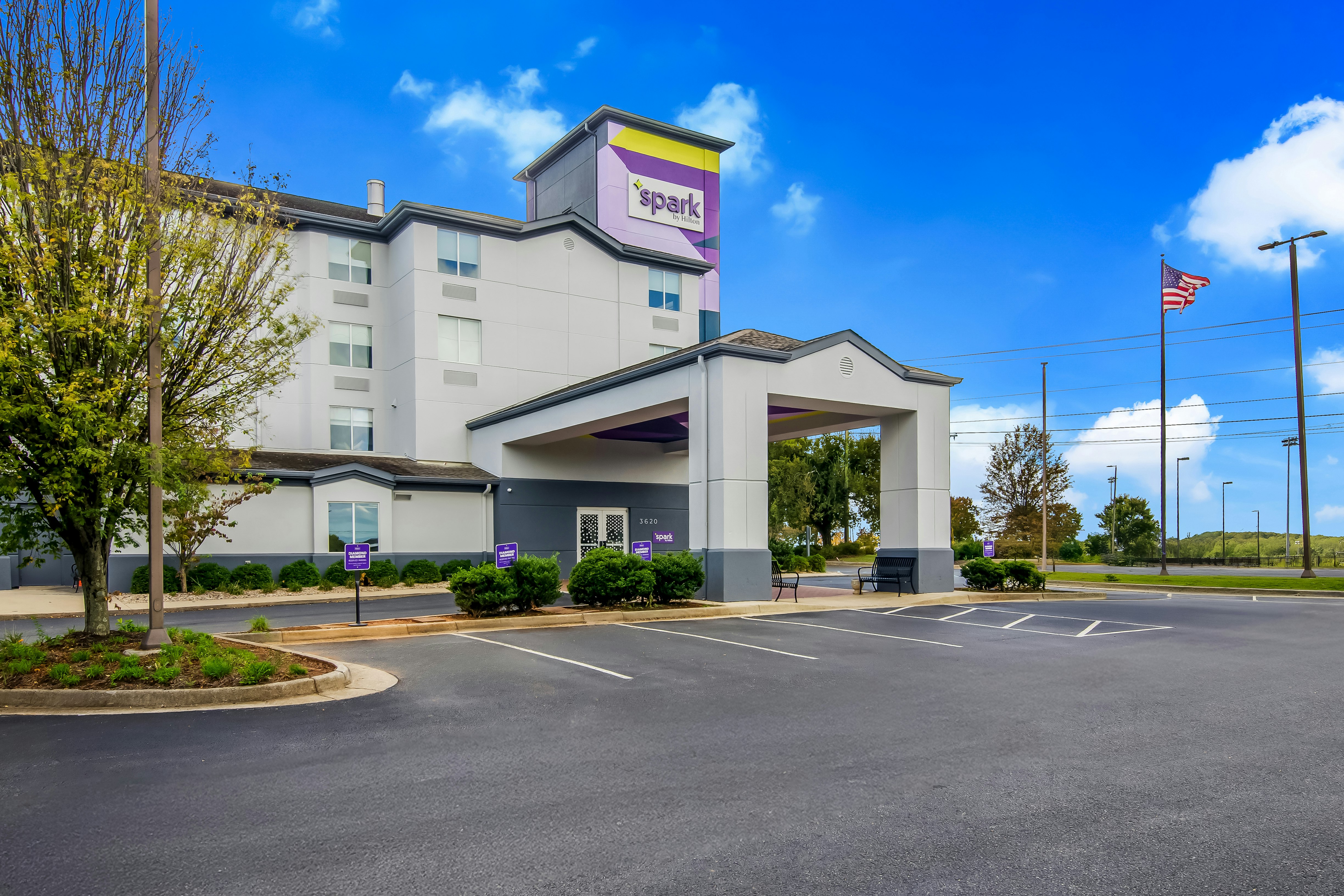 Spark by Hilton Lynchburg - University Area & Hwy 460 20/21