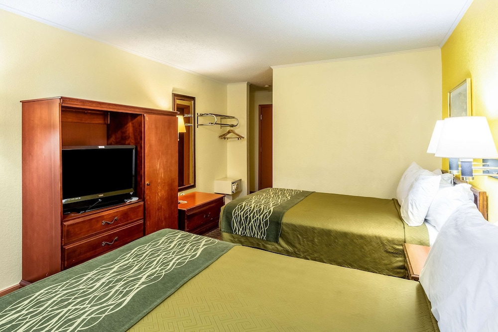 Econo Lodge Morgantown 18/31