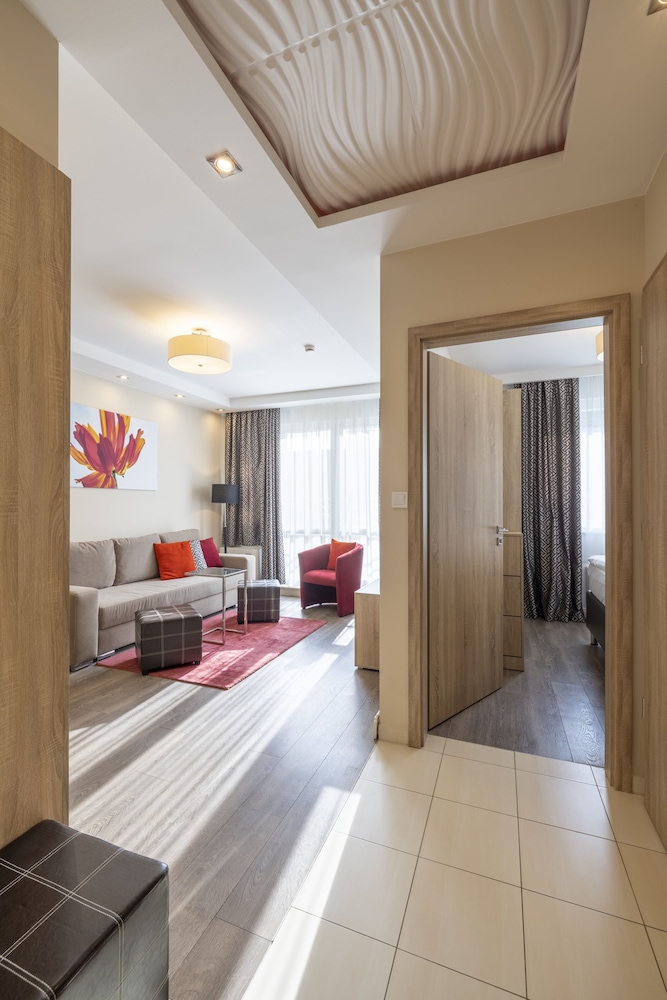Silver Crown Hotel & Residence 19/50