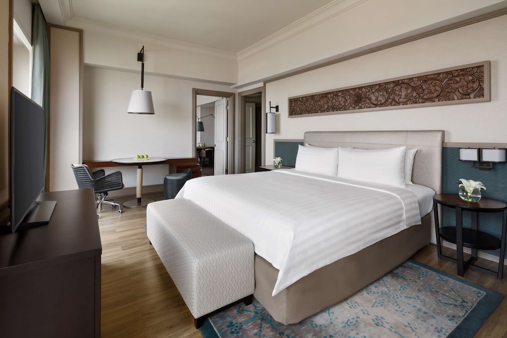 Shangri La Hotel Surabaya Kt 25/65