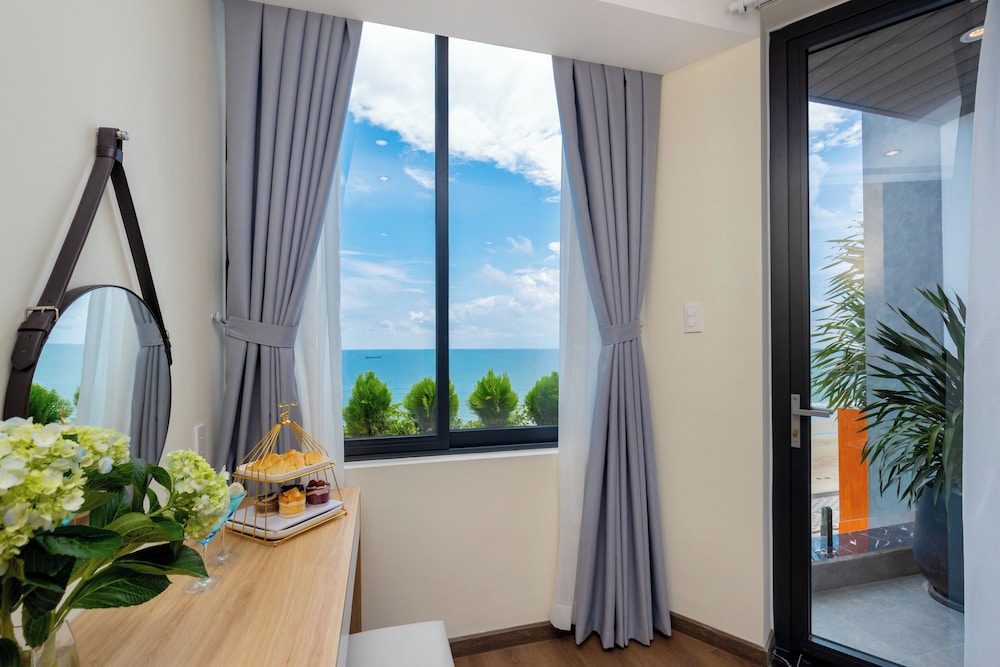 Ngoc Hanh Beach Hotel 54/75