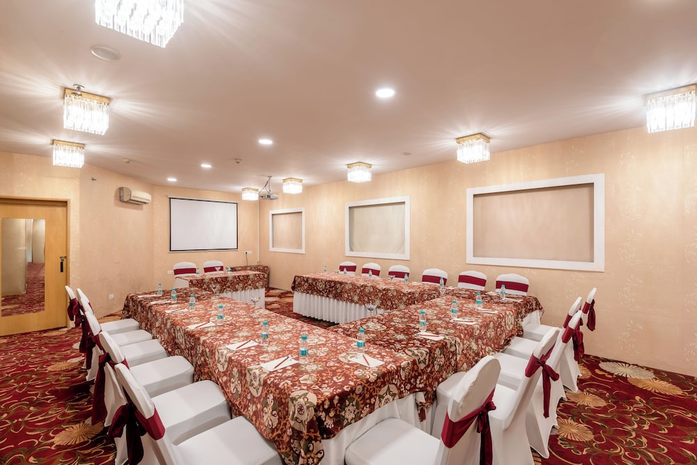 Mango Grove Hotel Chandigarh 55/62