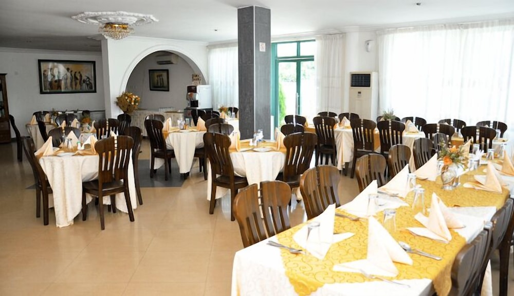 Crystal Palm Hotel 37/49