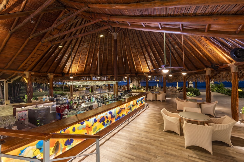 Tamarindo Diria Beach Resort 57/63
