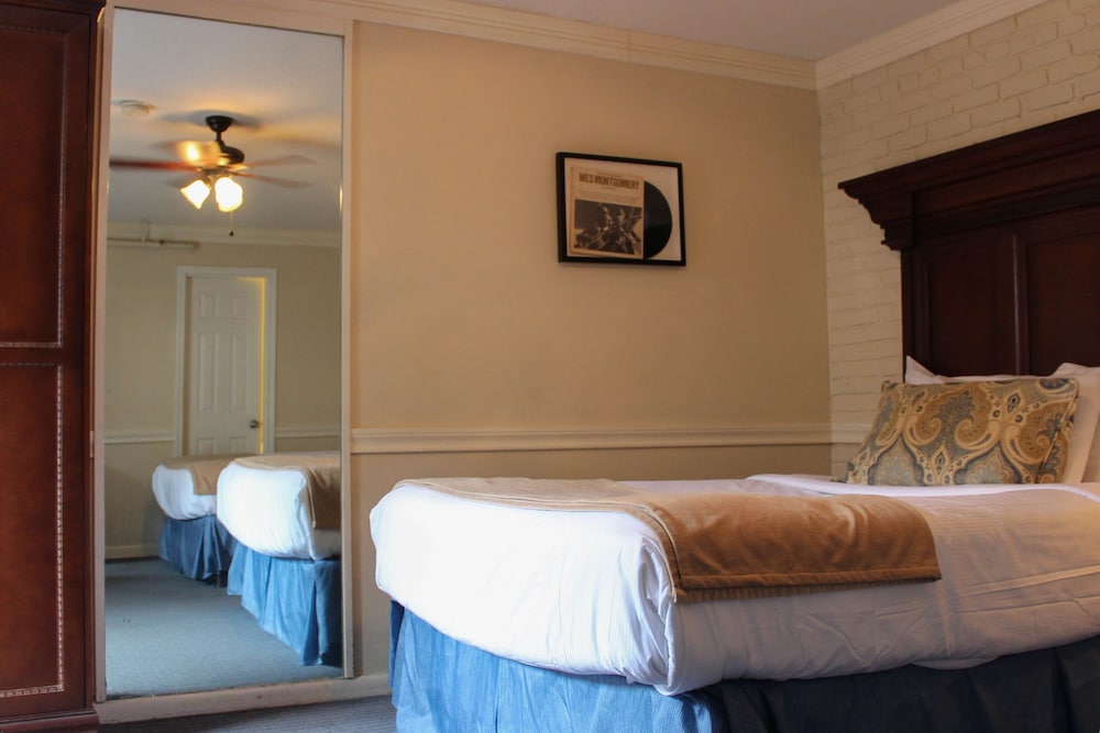 Hotel St Pierre French Quarter 49/78