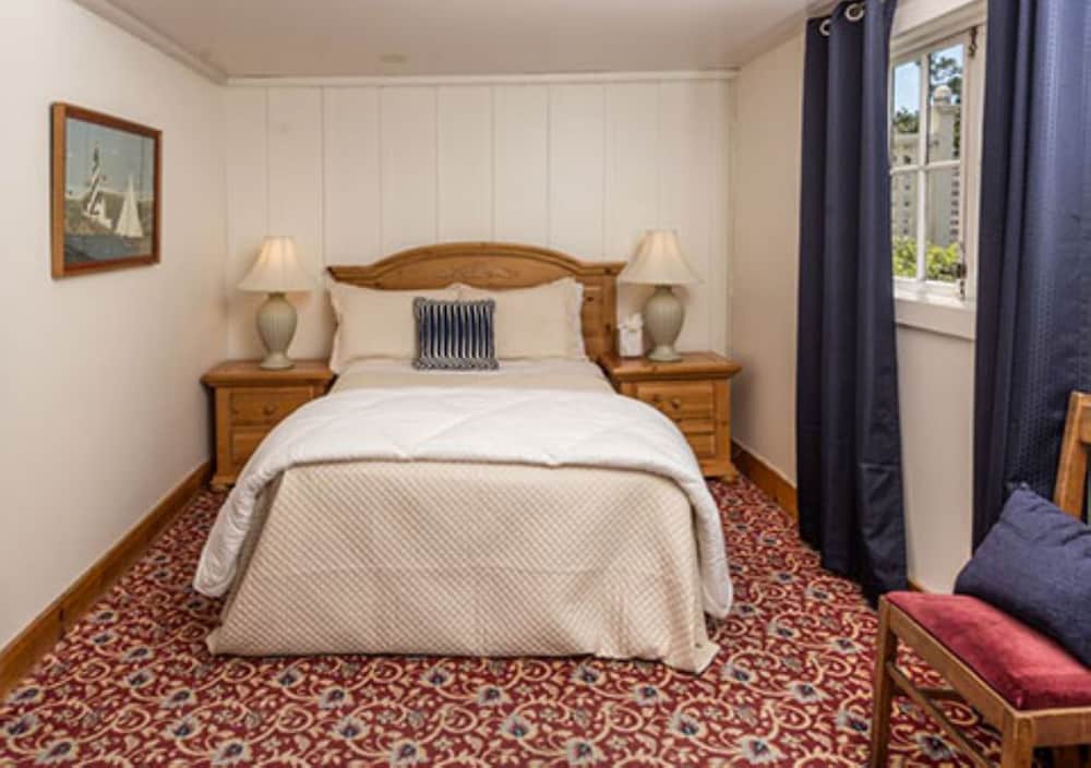 Jenner Inn 30/78