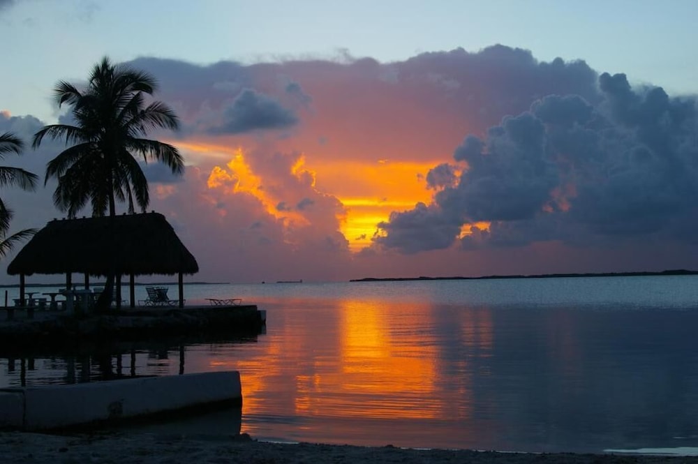 Rock Reef Resort 69/77