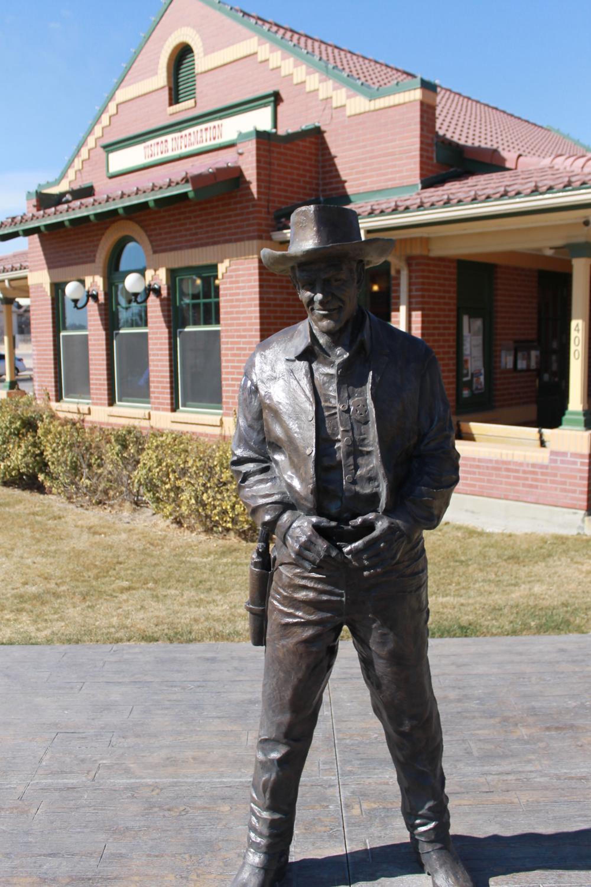 KNIGHTS INN DODGE CITY 33/38