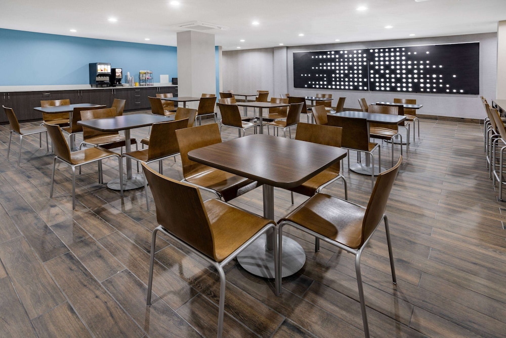 Days Inn by Wyndham Bronx NYC 31/50