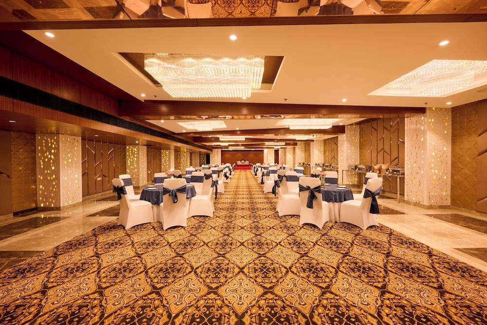 Delite Sarovar Portico Faridabad 5/30