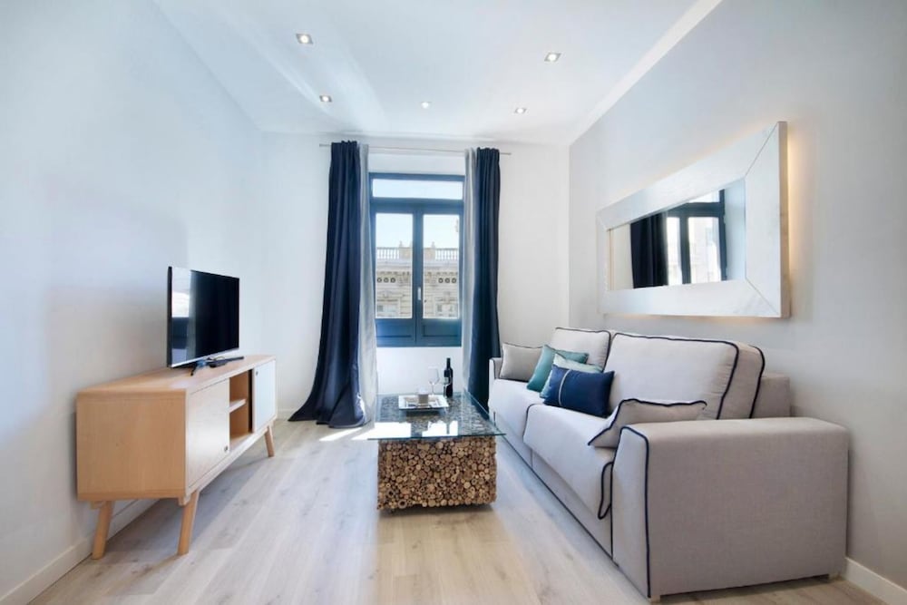 Habitat Suites Gran Via 17 56/65