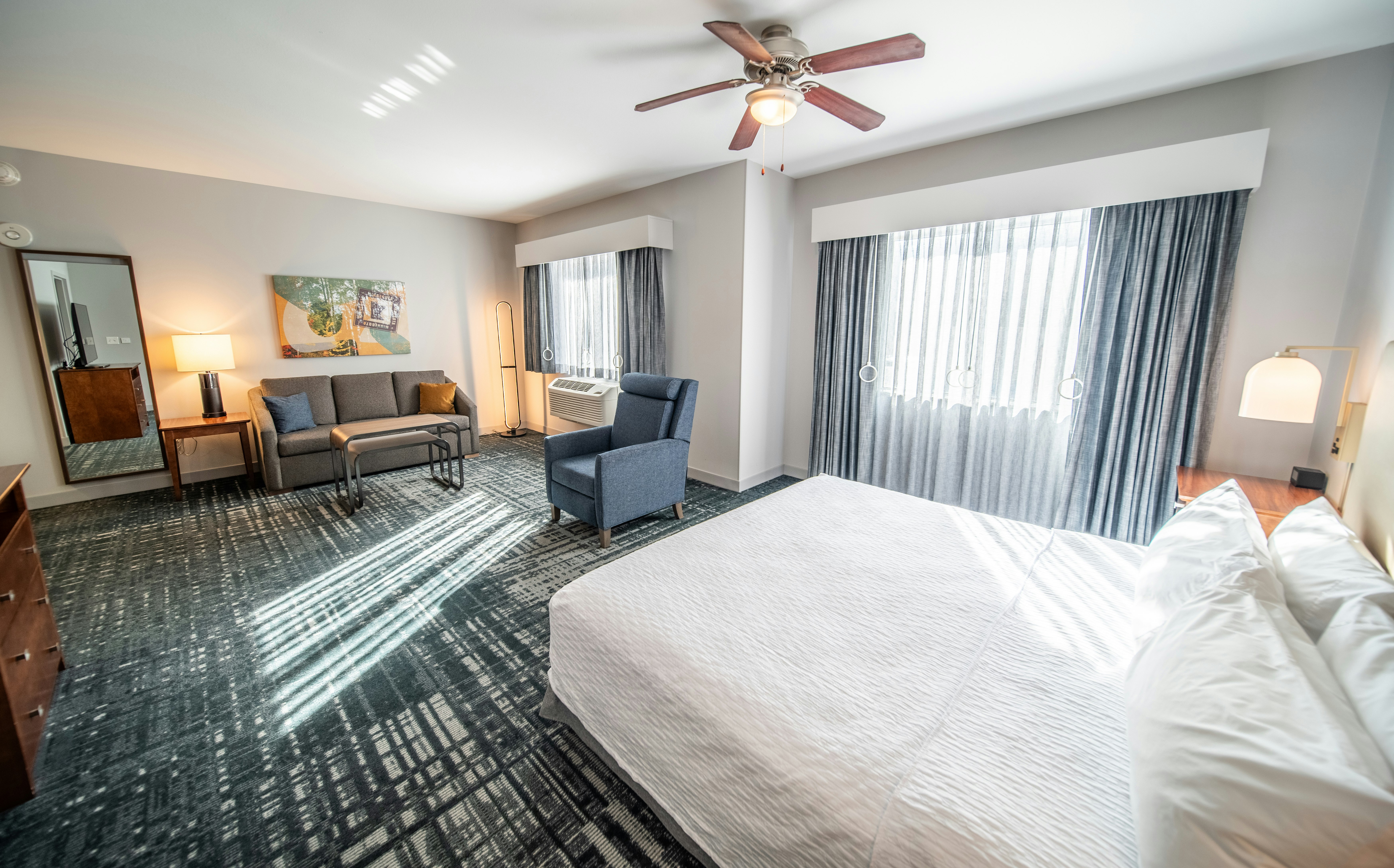 STUDIO, KING BED, ACCESSIBLE