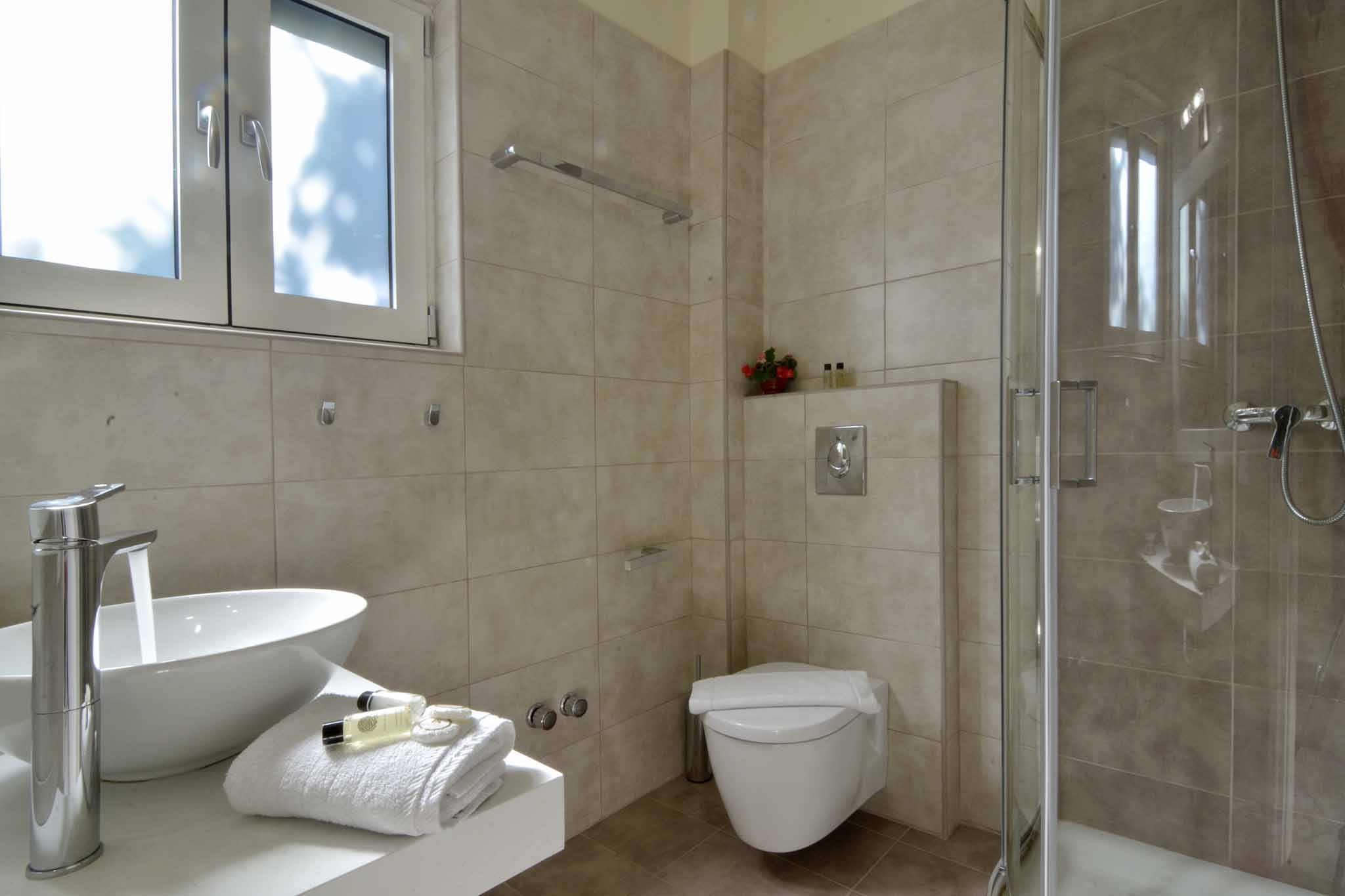 Chrismos Luxury Suites and Studios 38/39