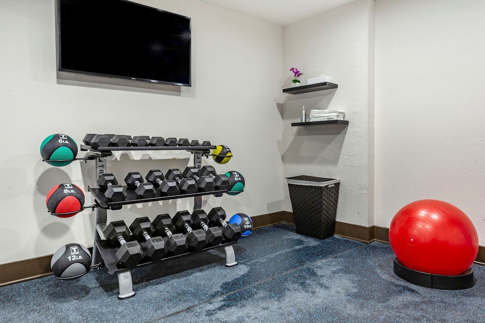 Clarion Pointe Raleigh Midtown 20/33