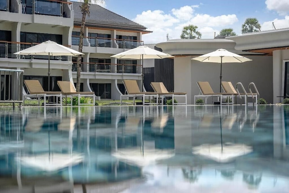 Amora Beach Resort Phuket 7/75