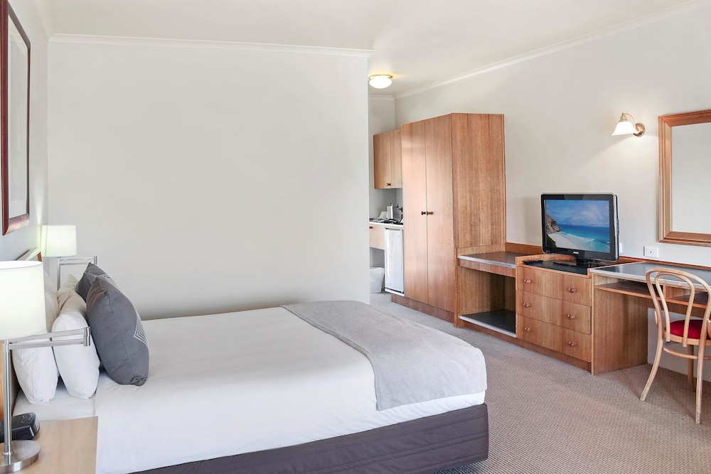 Best Western Sanctuary Inn 6/54