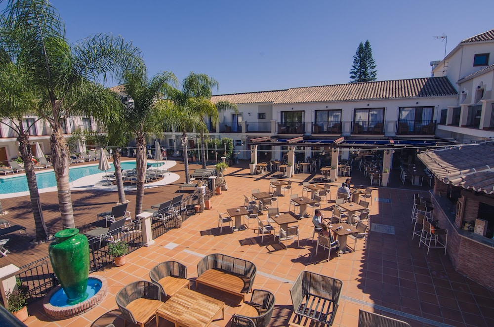 Paloma Blanca Boutique Hotel 44/50