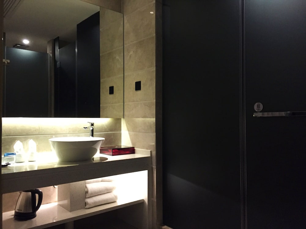 Paco Hotel Guangzhou Tiyu Xilu Metro Branch 48/50