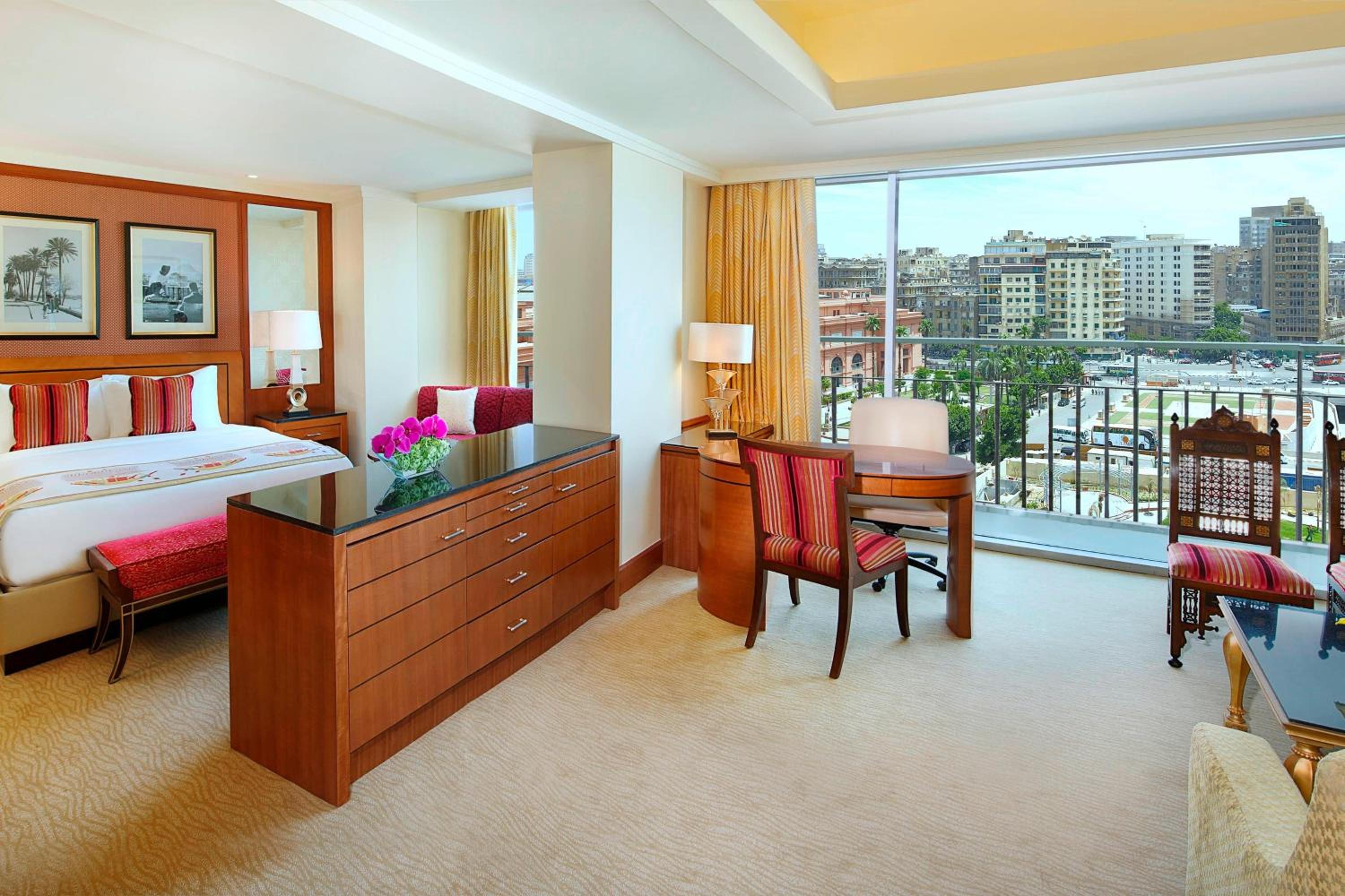 City, Suite, King Bed