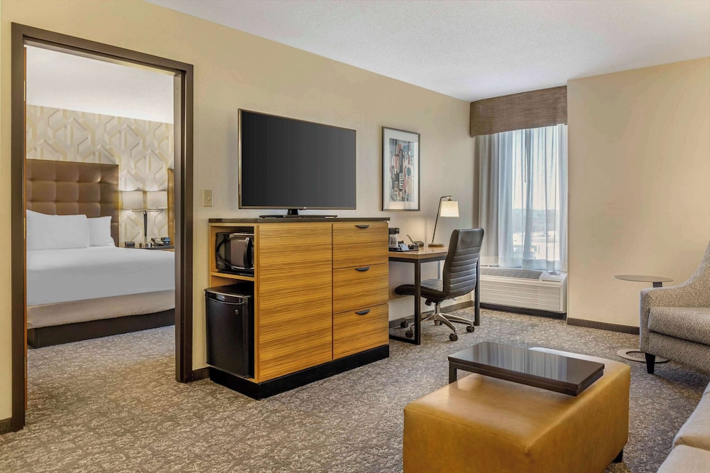 Drury Inn and Suites Southwest St. Louis 43/50