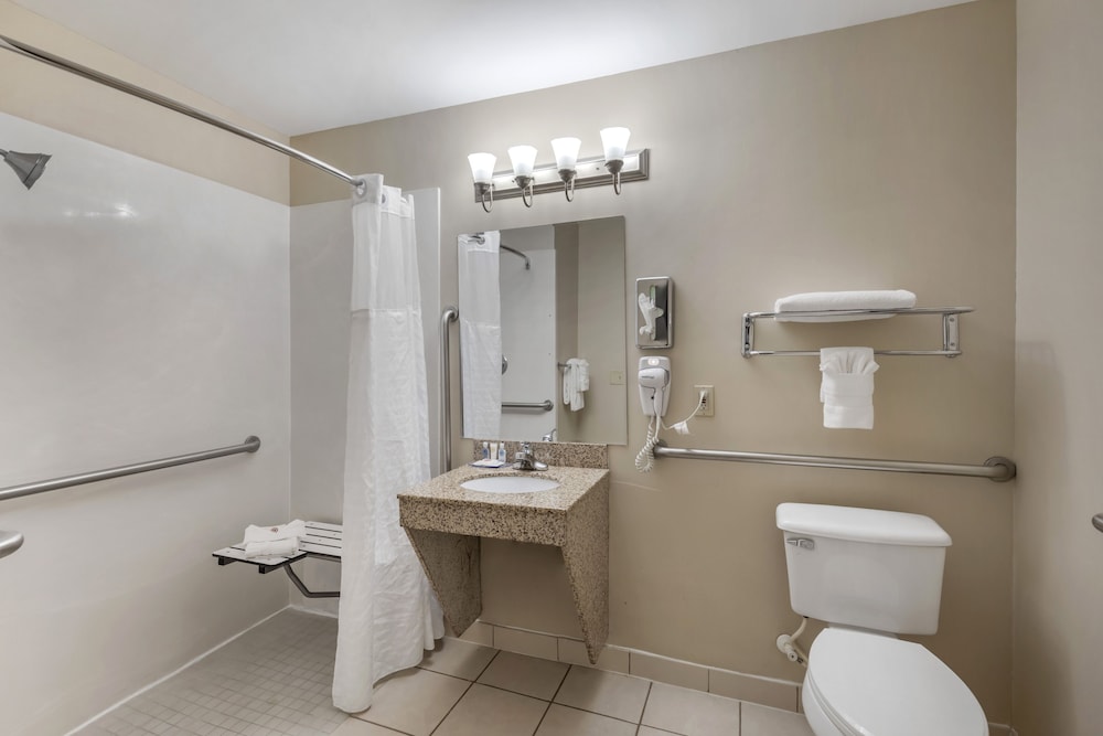 Comfort Inn & Suites Canton Riverstone Area 7/30