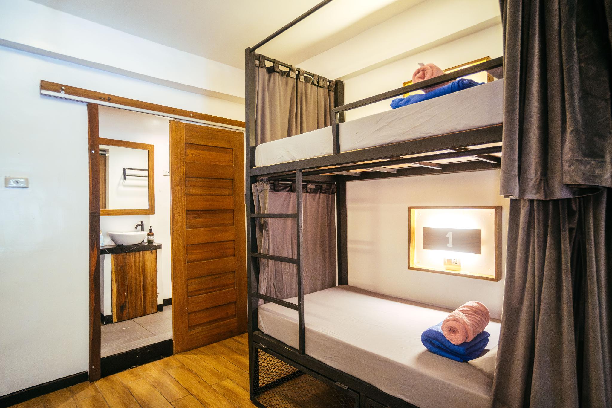 Female Dorm, Female Only, 8 Beds