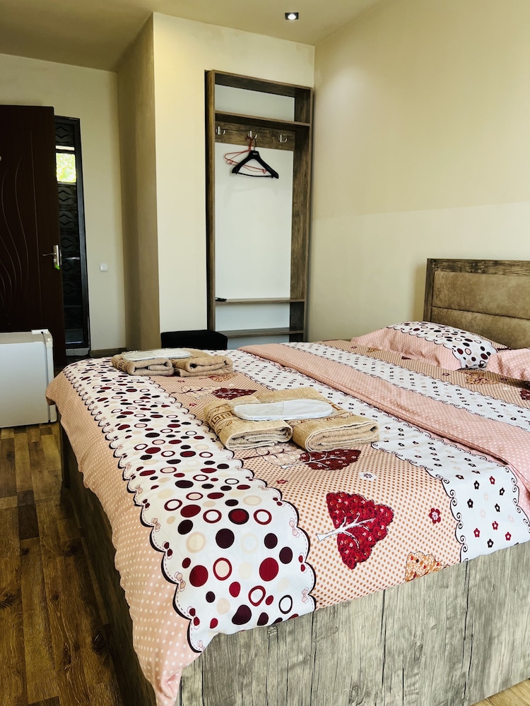 Hotel Ellegance 14/65