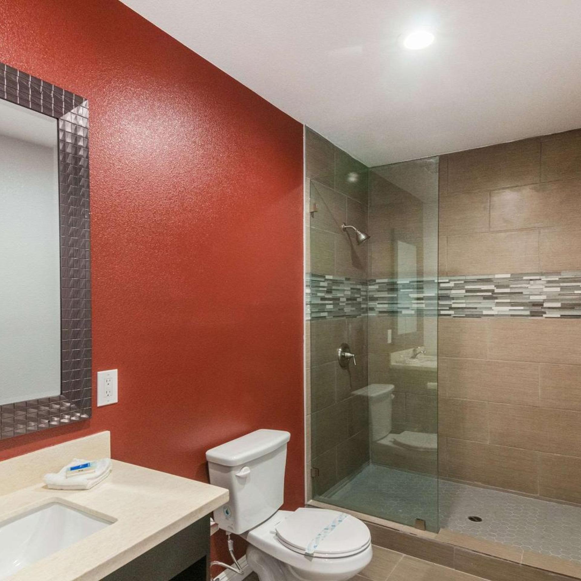 Rodeway Inn & Suites 16/19