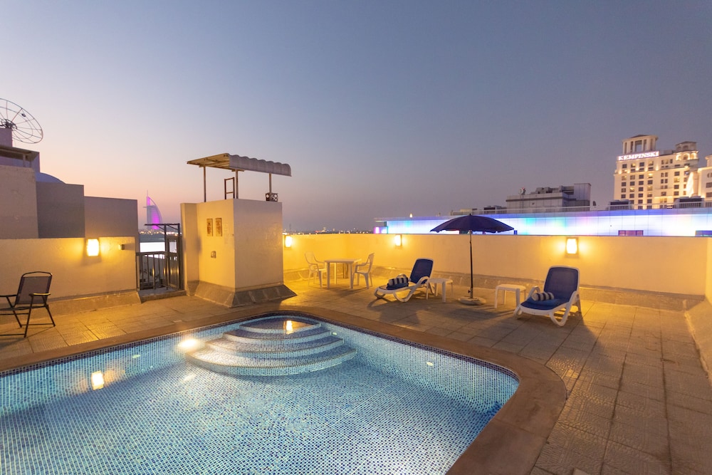swimming pool spa