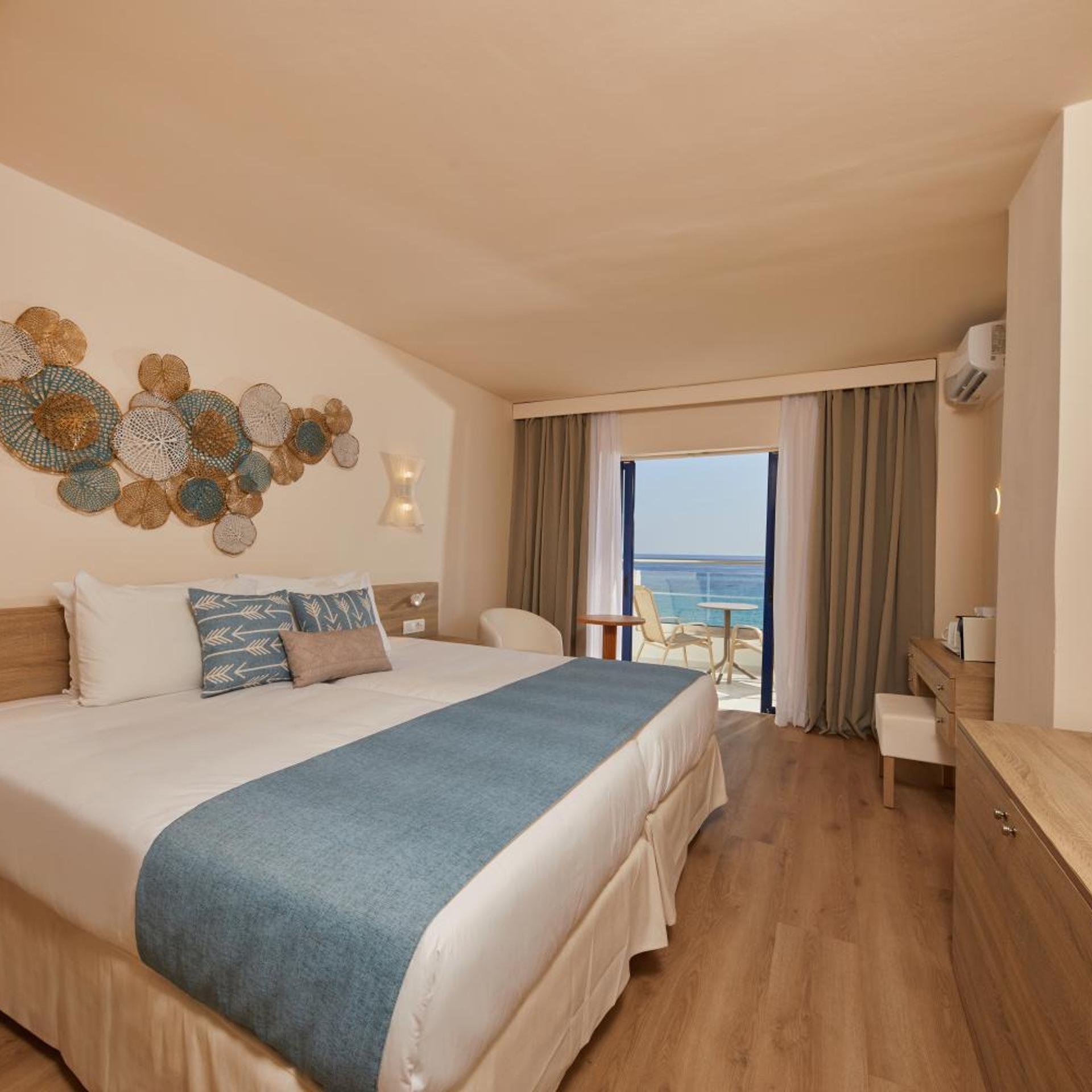 My Favorite Club, Junior Suite, Sea Front