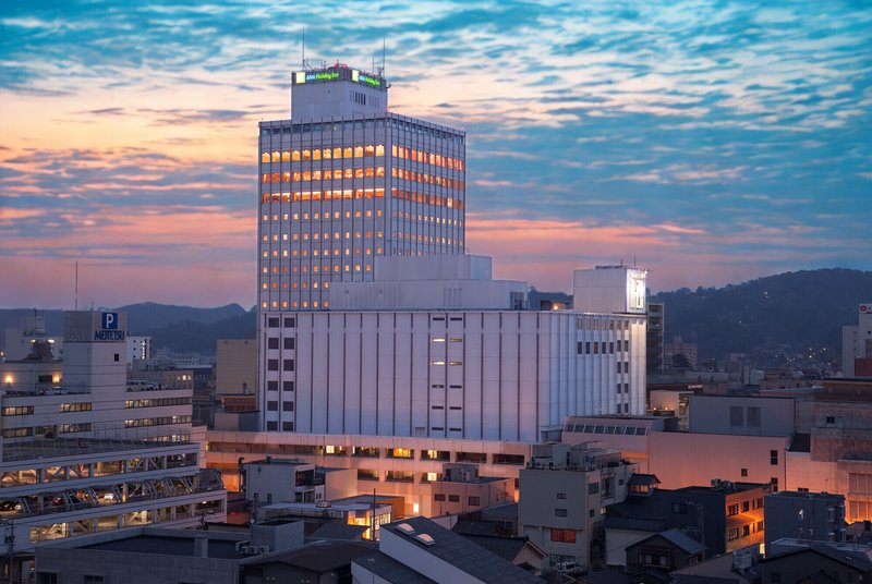 Holiday Inn ANA Kanazawa Sky 4/80