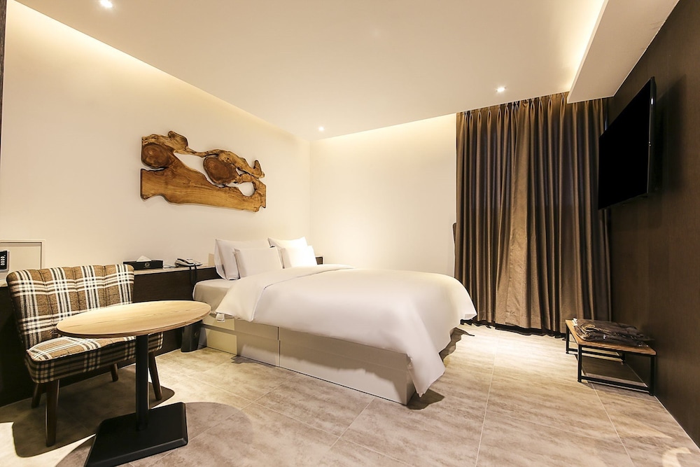 Central Person Hotel Pyeongtaek 6/33