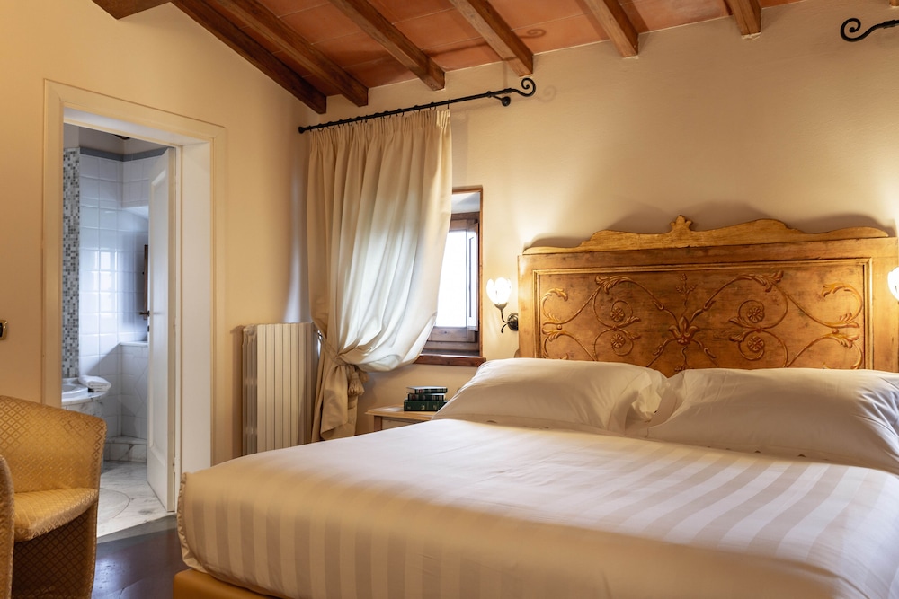 SUPERIOR, DOUBLE BED, HILL VIEW