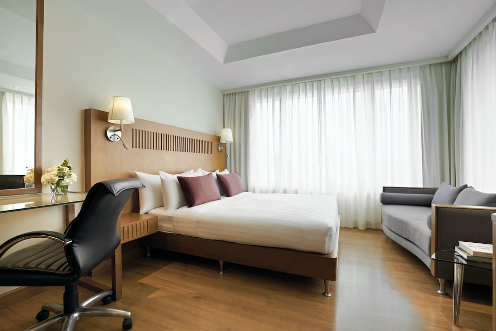 Grand Mercure Bangkok Atrium 13/72