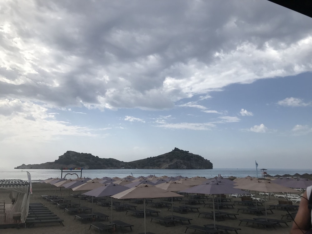 Dolphin Park Hotel 33/50