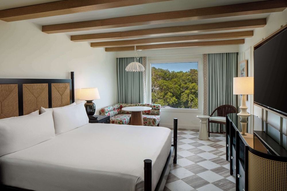 SUITE, KING BED, KEY WEST VIEW, BALCONY