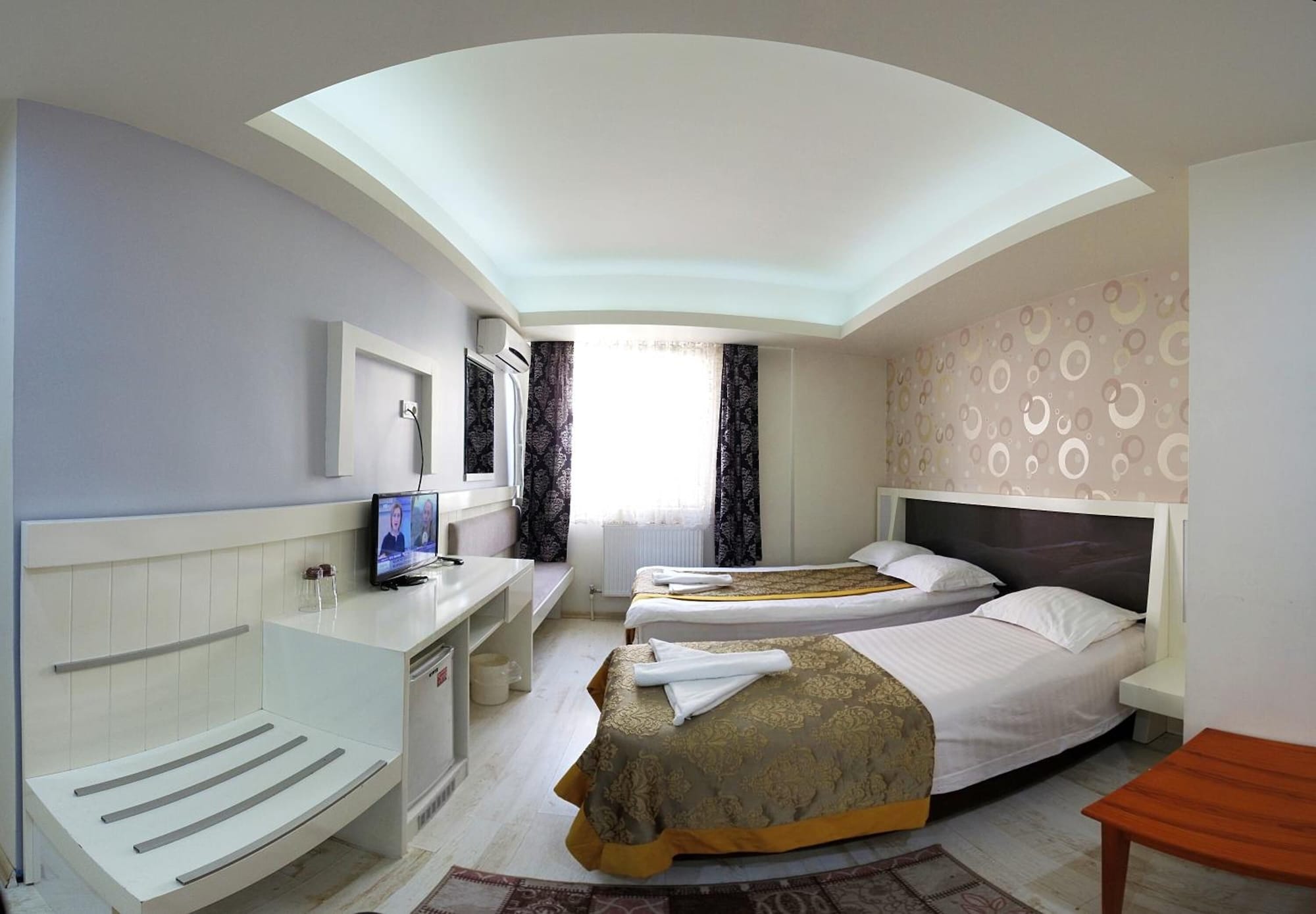 ROOM, TRIPLE