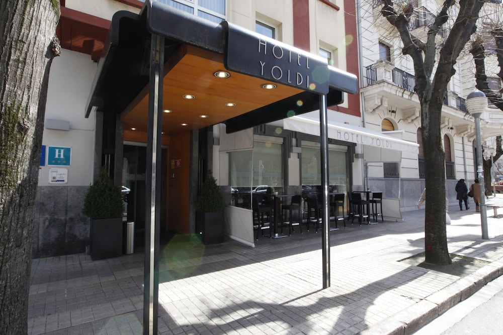 Yoldi Hotel 3/45