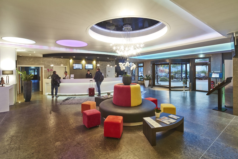Kyriad Prestige Lyon Est Saint Priest Eurexpo Hotel And Spa 60/72