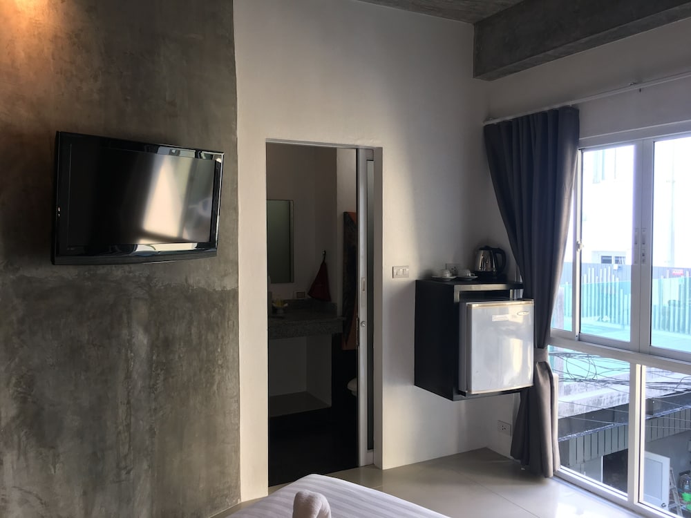 The Front Hotel And Apartment 55/76
