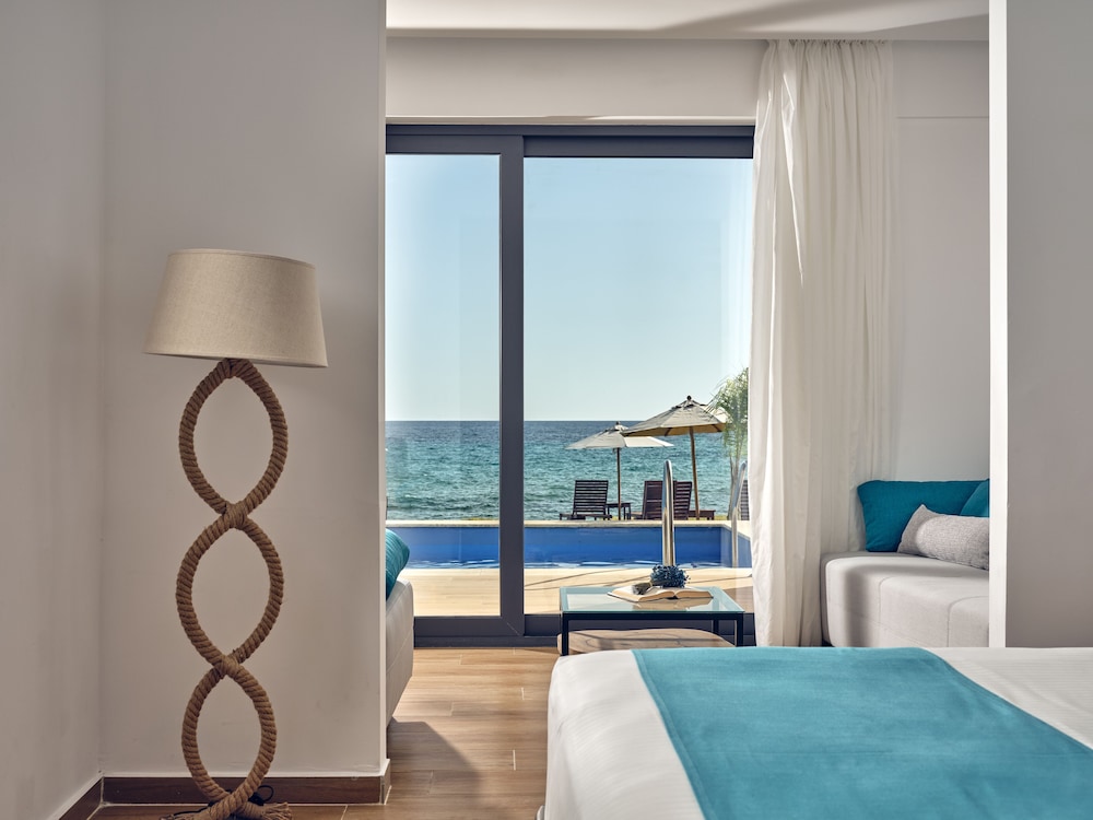 Cavo Orient Beach Hotel 20/50