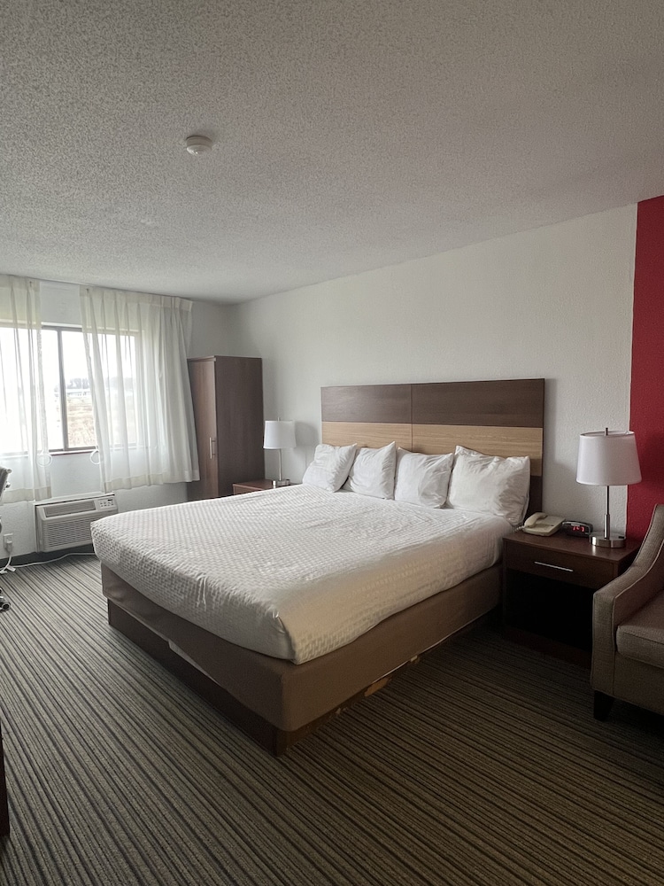 Ramada by Wyndham Effingham 8/41
