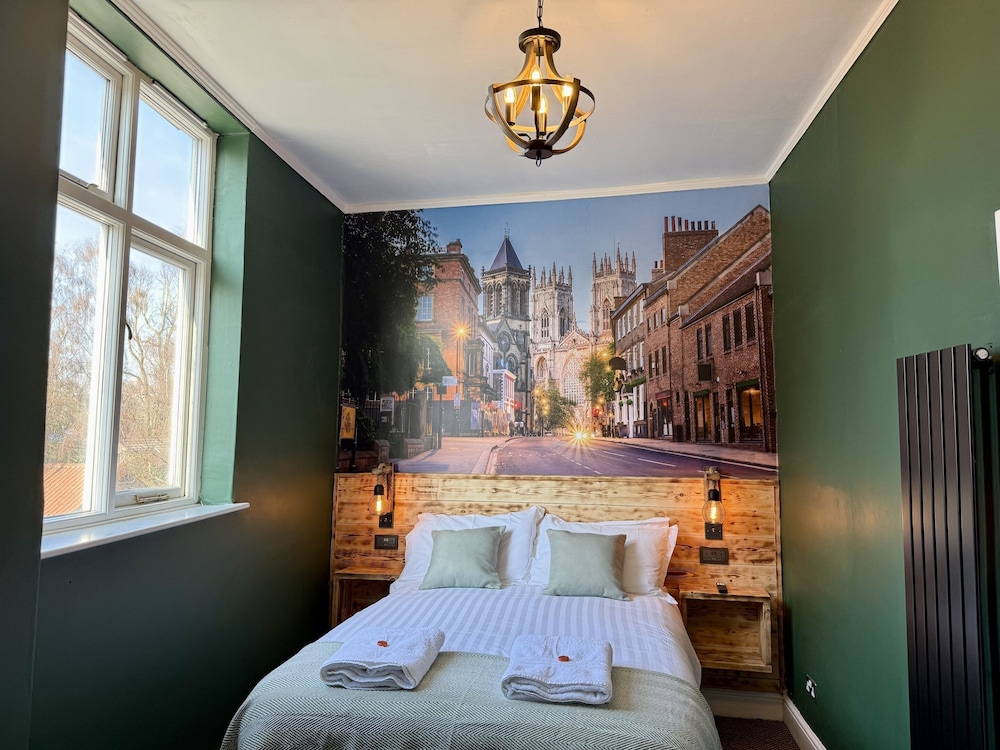 The Crescent Guest House 26/70