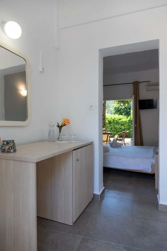 Wilde Rose Hotel 4/59