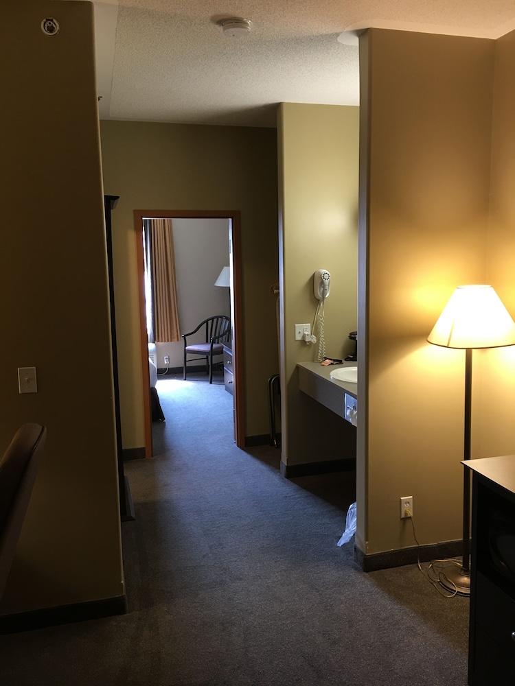 Super 8 by Wyndham Midland 21/29