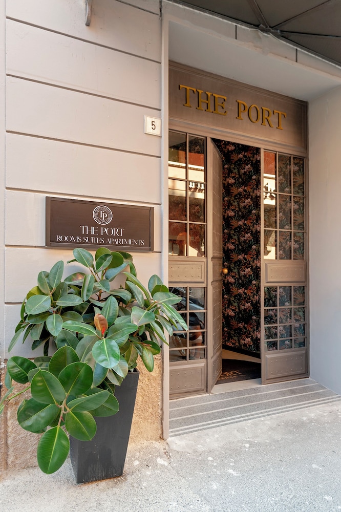 The Port Residence 10/75