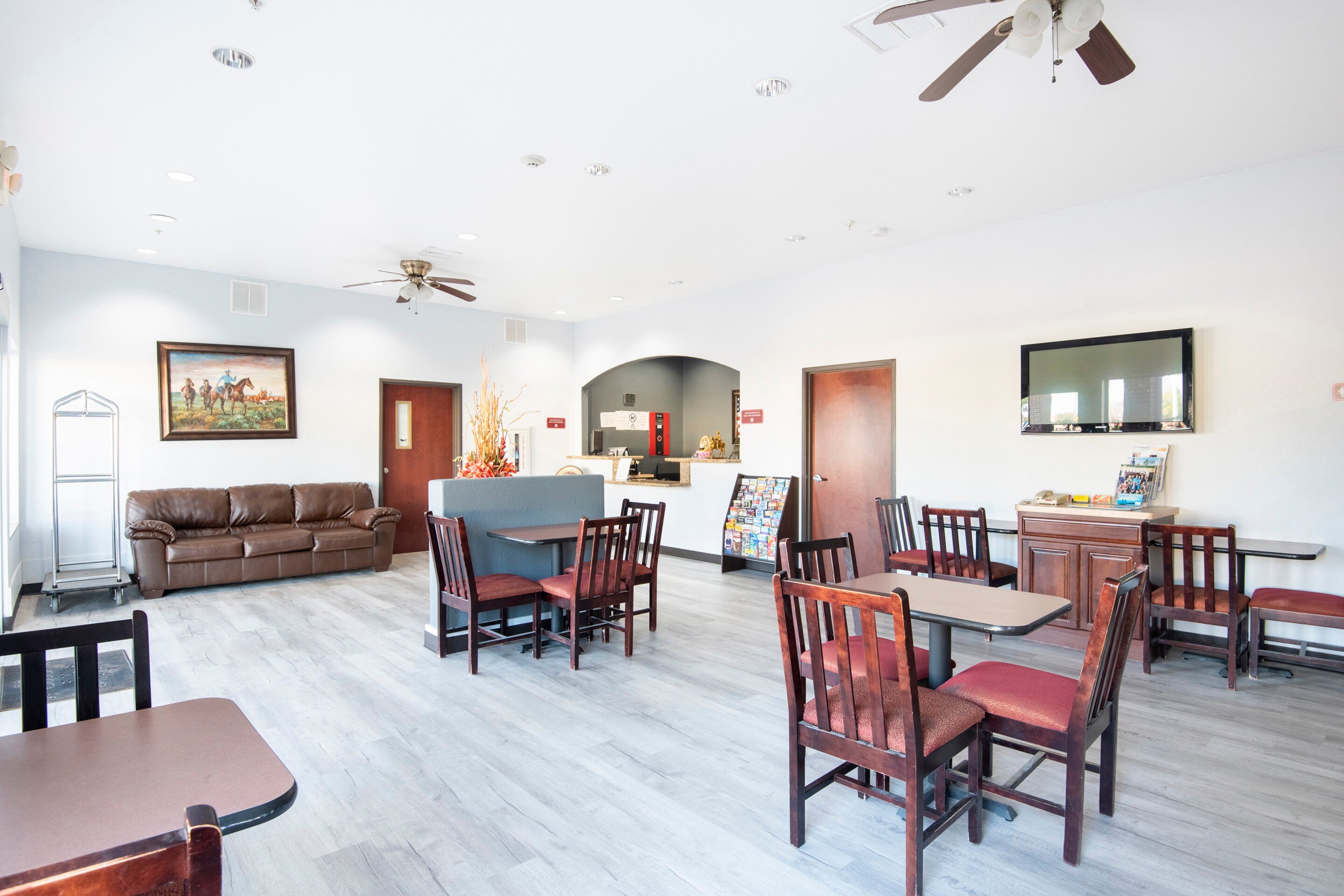 OYO Townhouse Clute Lake Jackson 32/44