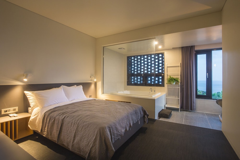 Jeju Bricks Hotel 23/64
